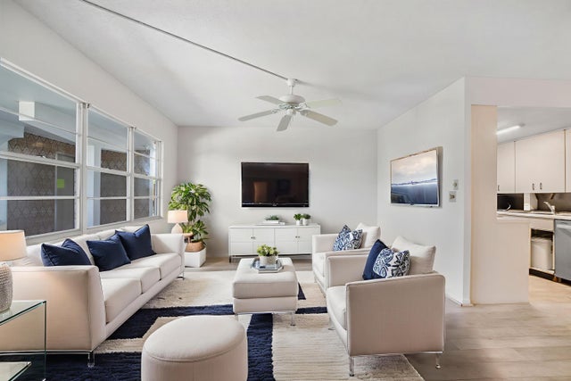 2 of 32 - 3150 Cambridge G #3150, Deerfield Beach, FL