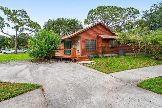 2 of 47 - 4744 Dolphin Drive, Lake Worth, FL