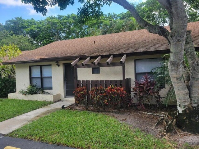 1 of 13 - 66 Via De Casas Norte, Boynton Beach, FL