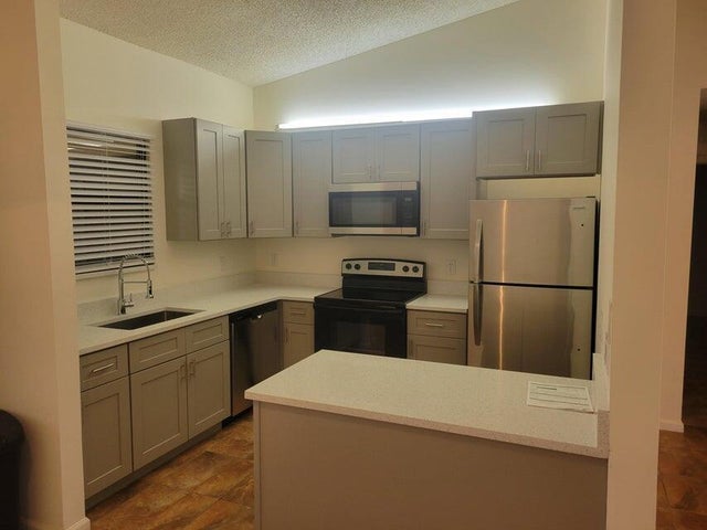 3 of 13 - 66 Via De Casas Norte, Boynton Beach, FL