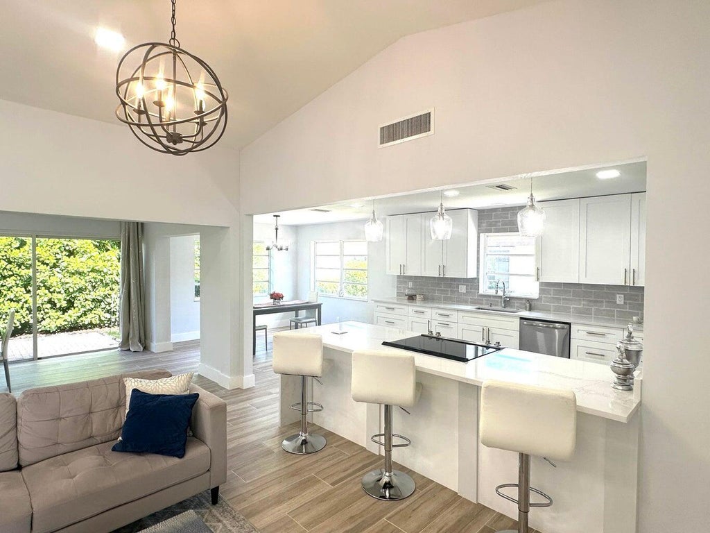 10723 Greentrail Dr S, Boynton Beach