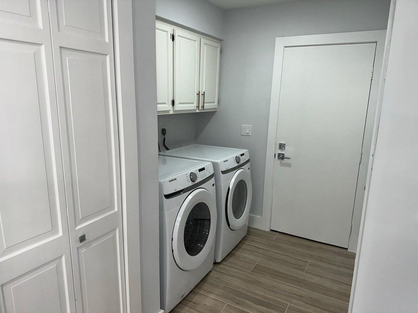 Image 10: RX-11124406