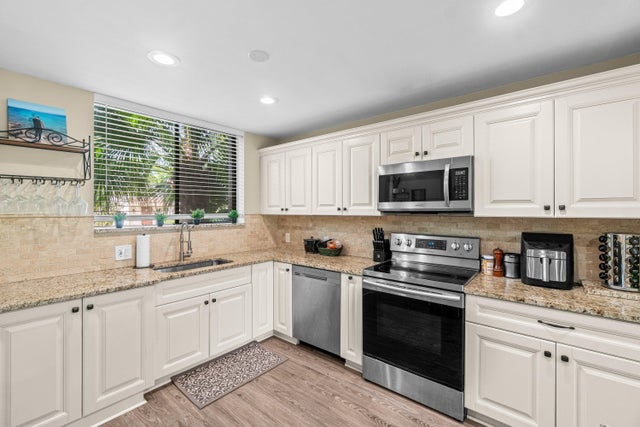 3 of 24 - 4527 Luxemburg Court, Lake Worth, FL