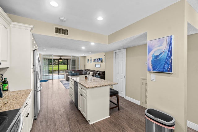 4 of 24 - 4527 Luxemburg Court, Lake Worth, FL