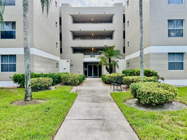 2 of 46 - 5910 Morningstar Circle #306, Delray Beach, FL