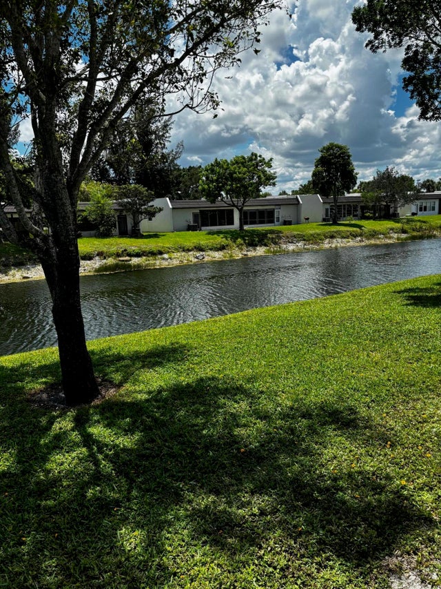 4 of 13 - 126 Lake Rebecca Drive #h, West Palm Beach, FL