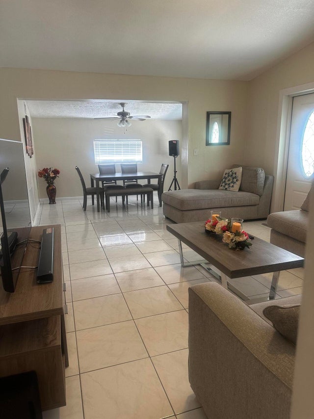 3 of 17 - 4220 Ne Garand Lane Ne, West Palm Beach, FL