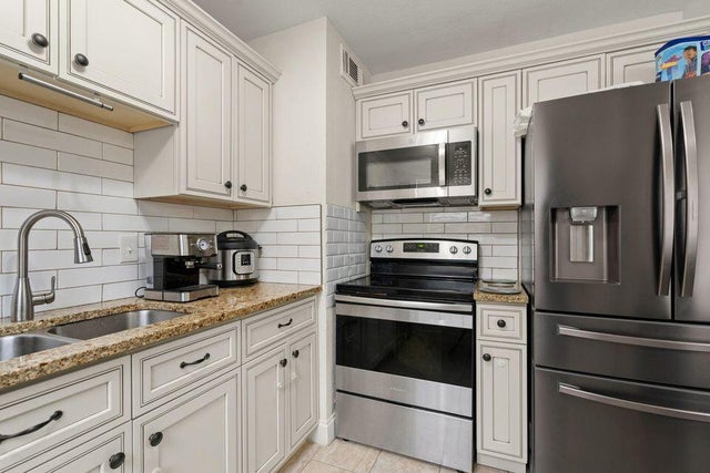 4 of 8 - 2804 Avenue J, Fort Pierce, FL