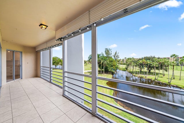 4 of 38 - 3595 Birdie Drive #406, Lake Worth, FL