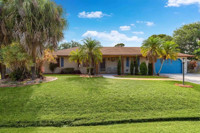 1 of 35 - 2550 Se Calais Street, Port Saint Lucie, FL