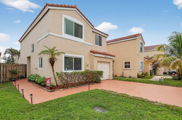 2 of 35 - 6207 Navajo Terrace, Margate, FL
