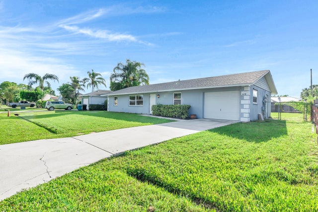 3 of 33 - 2458 Sw Hinchman Street, Port Saint Lucie, FL
