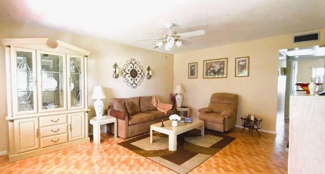 5 of 26 - 208 Chatham J #208, West Palm Beach, FL