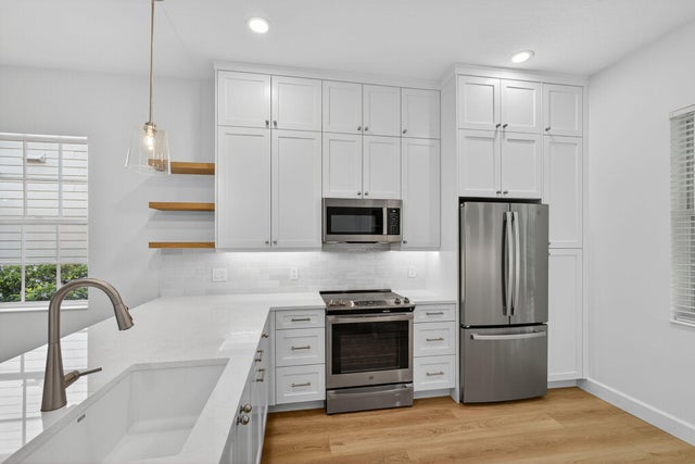 5 of 32 - 215 Poinciana Drive, Jupiter, FL