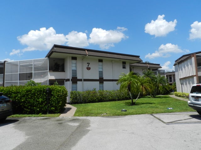 1 of 35 - 6 Greenway Village N #202, Royal Palm Beach, FL