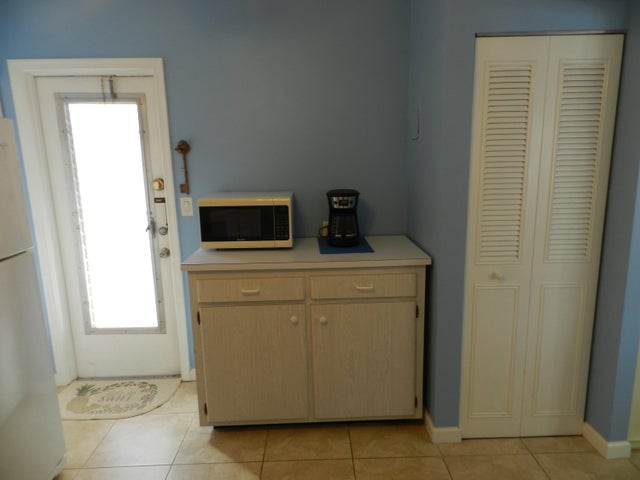 4 of 35 - 6 Greenway Village N #202, Royal Palm Beach, FL