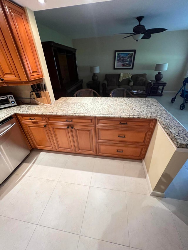 5 of 30 - 174 Somerset I, West Palm Beach, FL
