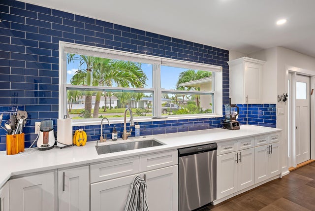 5 of 28 - 428 Hawthorne Drive, Lake Park, FL