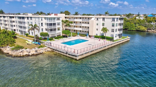 2 of 40 - 1820 New Palm Way #202, Boynton Beach, FL