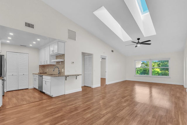 1 of 21 - 8420 Se Croft Circle Circle #e-7, Hobe Sound, FL