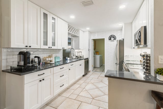 3 of 19 - 2258 Palmetto Road, West Palm Beach, FL