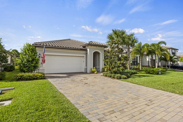 1 of 54 - 636 Se Boboli Way, Port Saint Lucie, FL