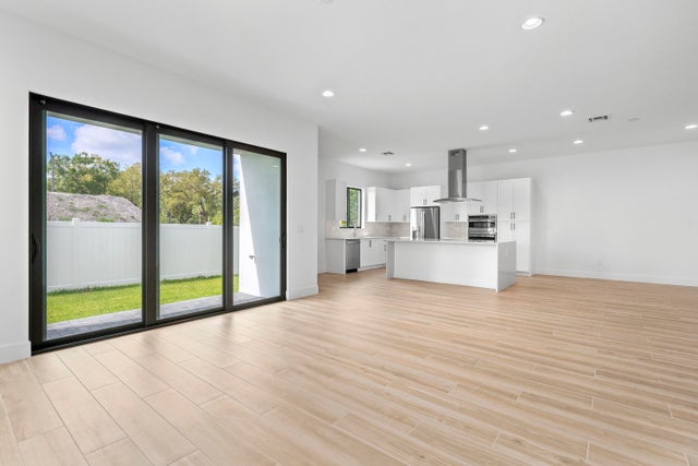 3 of 26 - 1450 Sw 23rd Street, Fort Lauderdale, FL