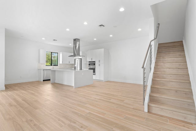 4 of 26 - 1450 Sw 23rd Street, Fort Lauderdale, FL