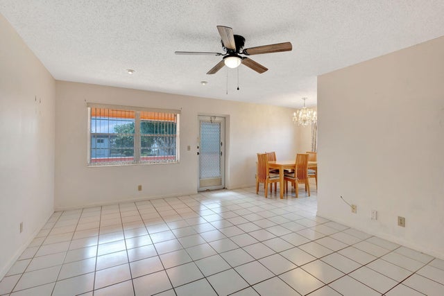 4 of 38 - 332 Sheffield N, West Palm Beach, FL