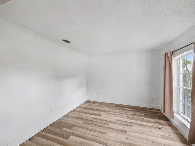 4 of 18 - 5323 Nw Perez Court, Port Saint Lucie, FL