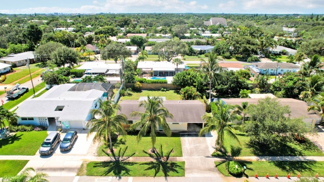 1 of 43 - 20 Willow Road, Tequesta, FL