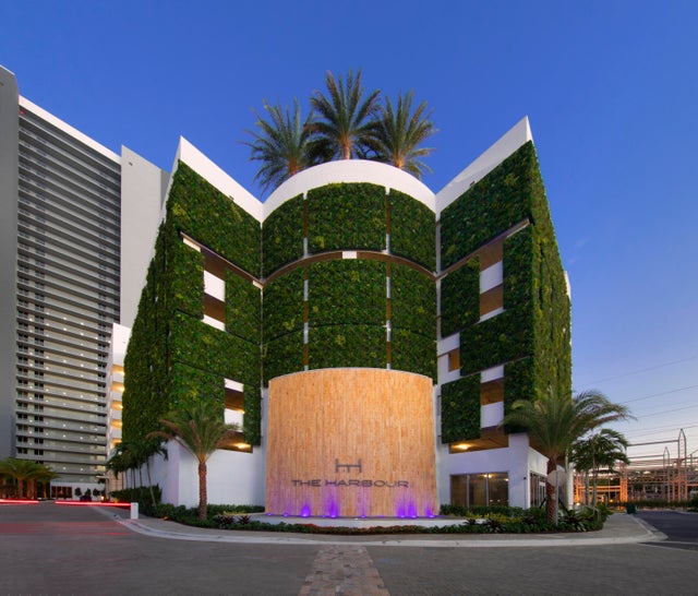 1 of 33 - 16385 Biscayne Boulevard #1821, North Miami Beach, FL