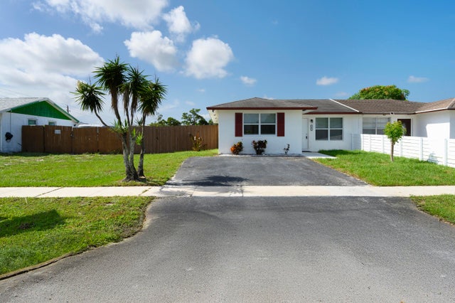 5042 Grant Lane, West Palm Beach