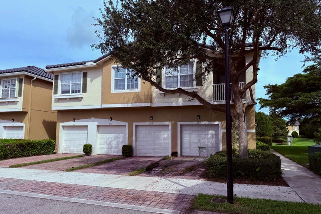 1 of 23 - 1561 Se Hampshire Way #104, Stuart, FL