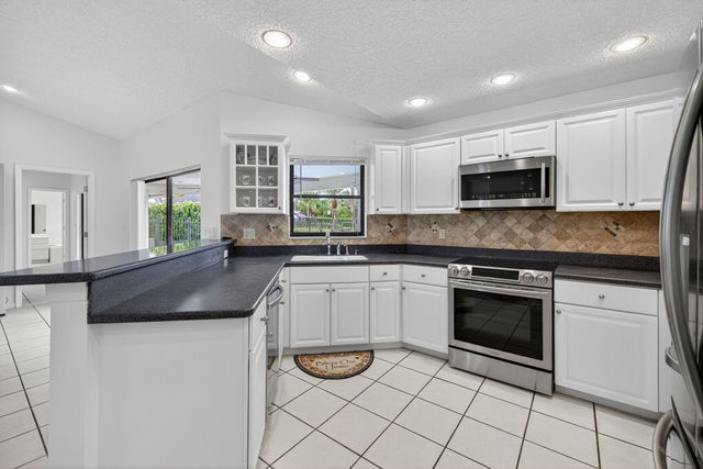 5 of 42 - 3140 Old Orchard Road, Davie, FL