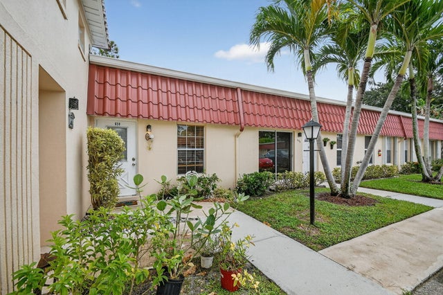4 of 58 - 638 Marlboro Oval #638, Lake Worth, FL