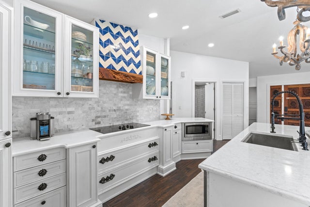 4 of 18 - 160 Parkwood Drive, Royal Palm Beach, FL