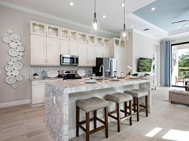 3 of 24 - 4895 Saint Armands Way, The Acreage, FL