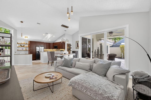 3 of 47 - 31 Windsor Lane, Palm Beach Gardens, FL