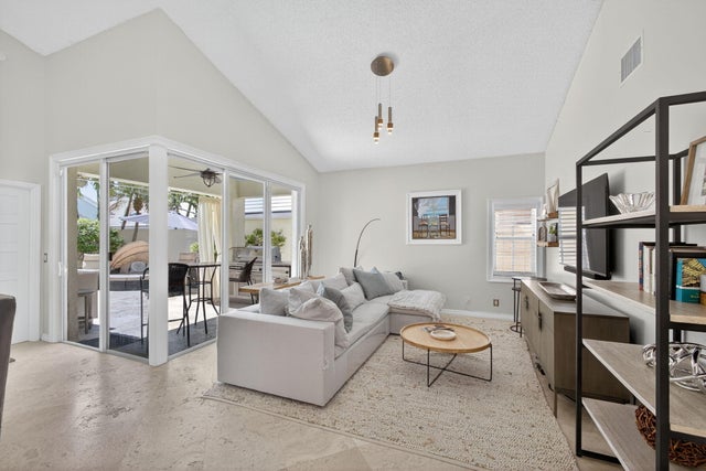 4 of 47 - 31 Windsor Lane, Palm Beach Gardens, FL