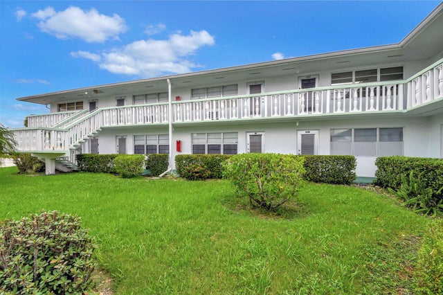 1 of 34 - 110 Kingswood F, West Palm Beach, FL