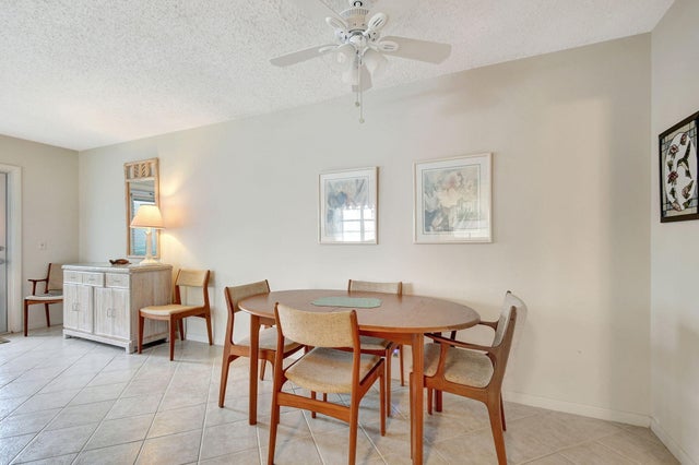 5 of 34 - 110 Kingswood F, West Palm Beach, FL