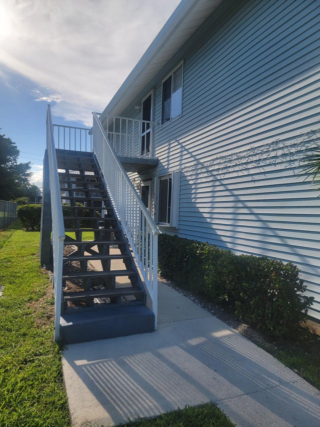 1 of 17 - 109 Se Village Drive #109, Port Saint Lucie, FL