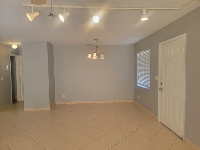 4 of 17 - 109 Se Village Drive #109, Port Saint Lucie, FL