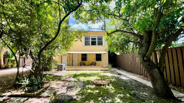 1 of 48 - 1120 S Federal Highway, Lake Worth Beach, FL