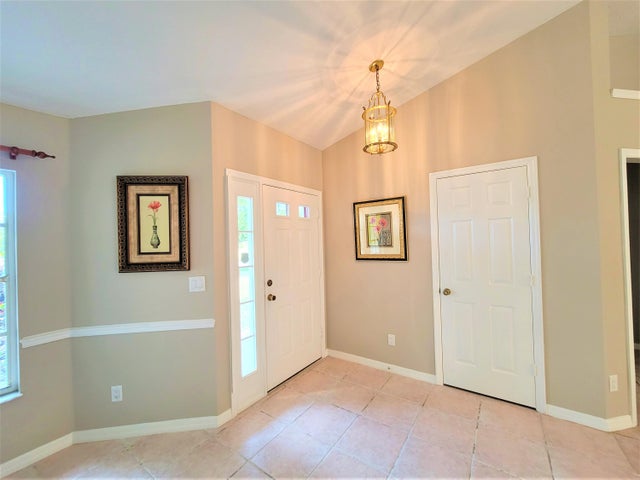 3 of 95 - 147 S 19th Circle Sw, Vero Beach, FL