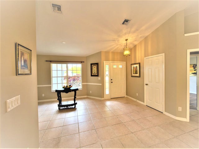 4 of 95 - 147 S 19th Circle Sw, Vero Beach, FL