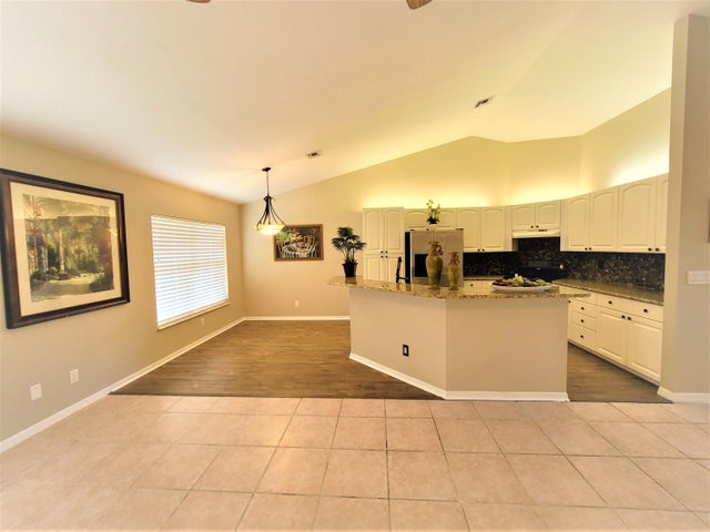 5 of 95 - 147 S 19th Circle Sw, Vero Beach, FL