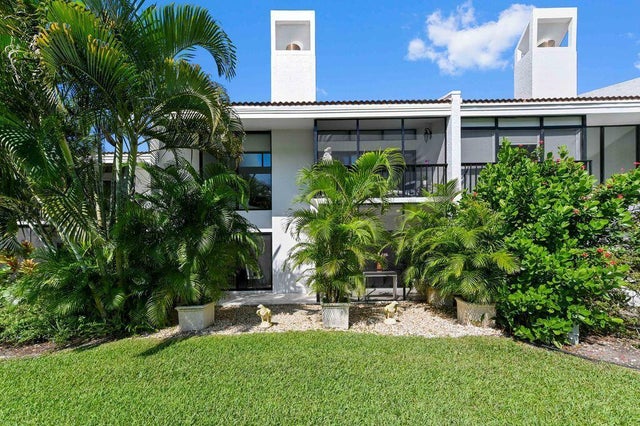 1 of 46 - 1924 Presidential Way #2-c, West Palm Beach, FL