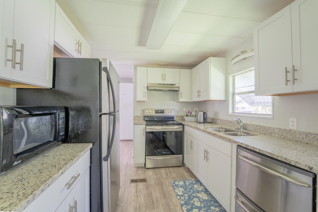 176 W Caribbean, Port Saint Lucie